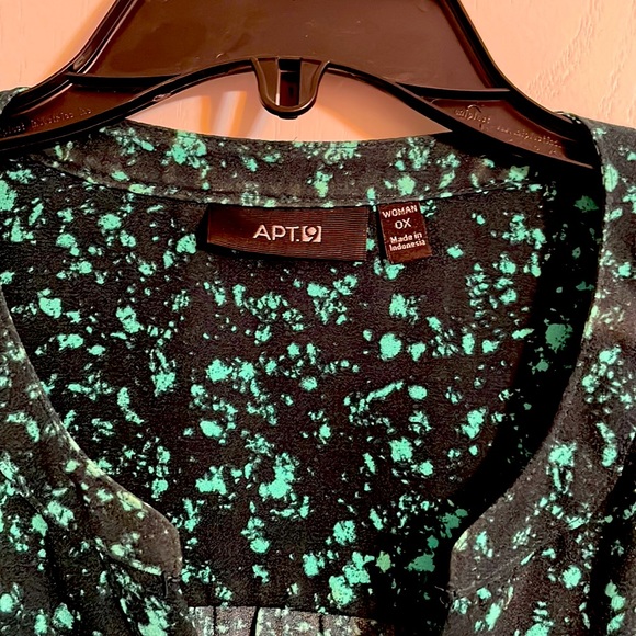 Apt.9 Women’s 0X size Deep Green and Mint long sleeve blouse with button front - Picture 3 of 5